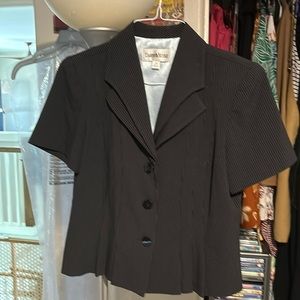 🌺EUC women’s  Pinstripe Pantsuit